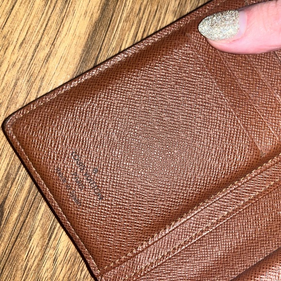 Authentic Louis Vuitton wallet - Picture 3 of 6